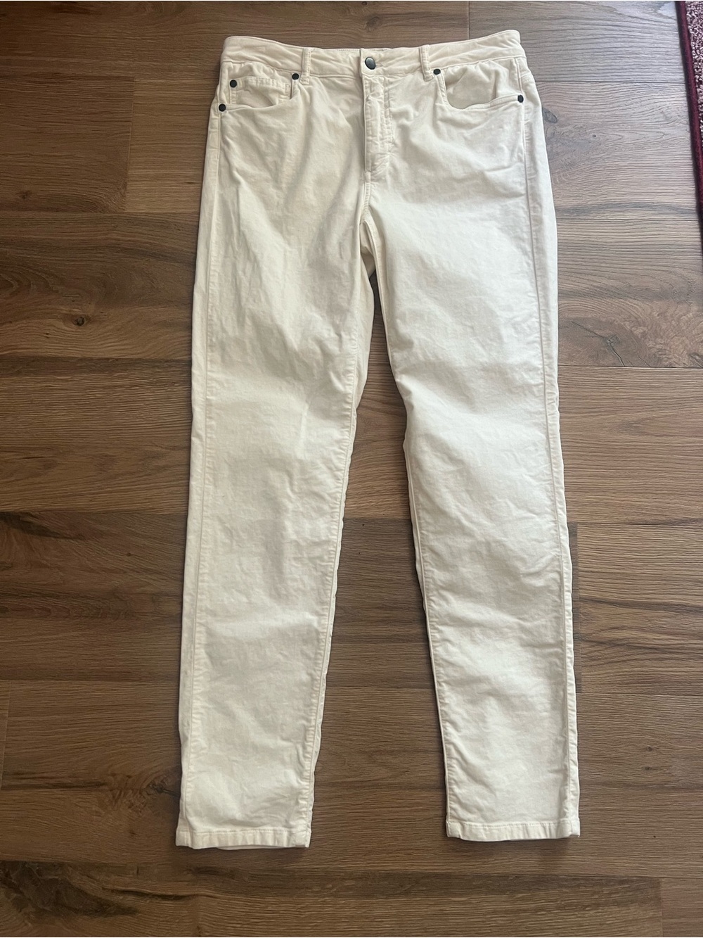 Women’s Cream Velveteen Straight-Leg Jeans